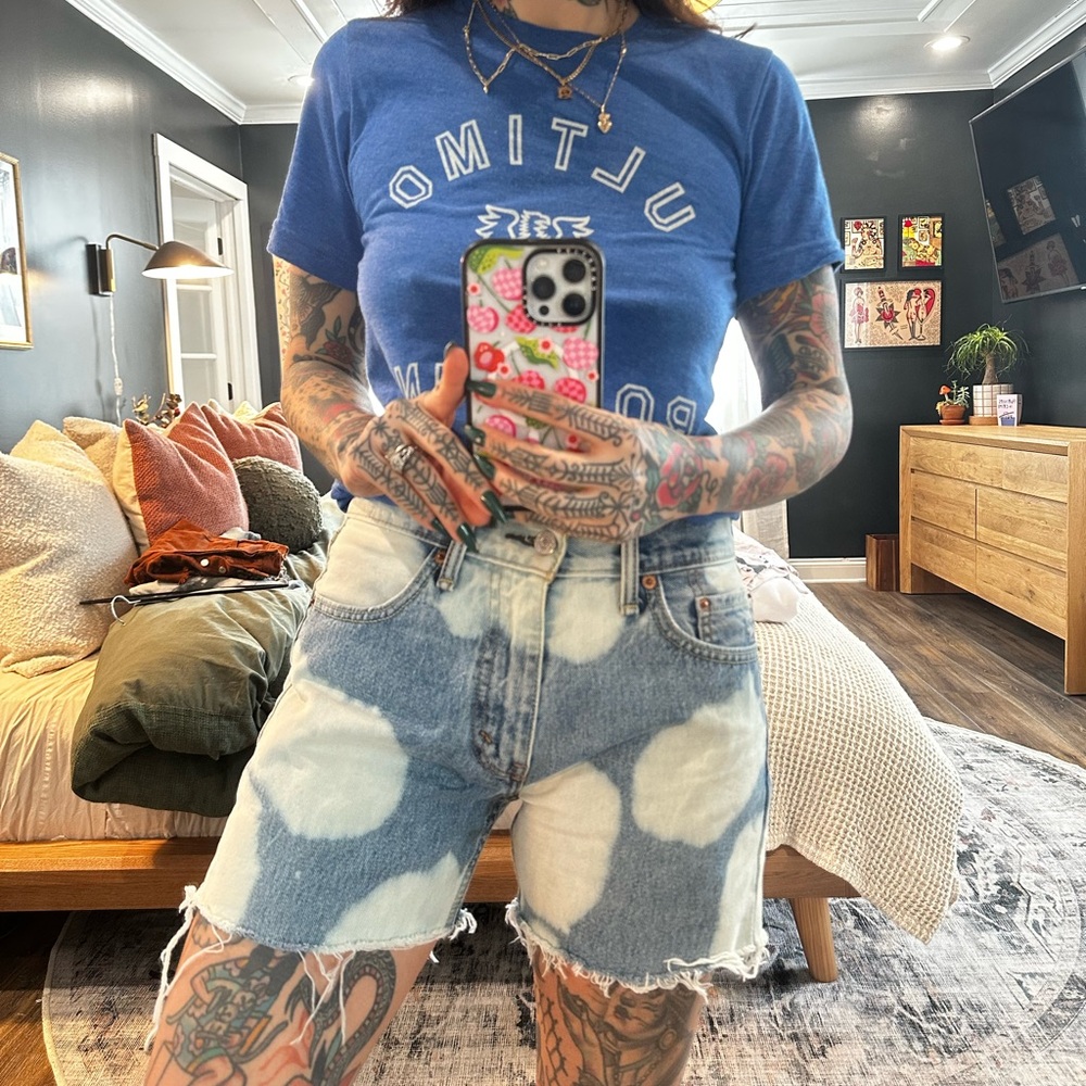 VINTAGE Levi’s denim high rise shorts